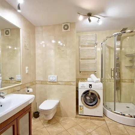 Daire Apartament Starowka Gostom Kolobrzeg